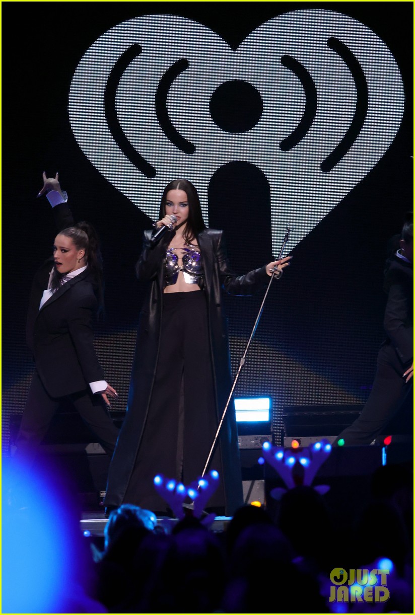 Nick Carter Performs With Backstreet Boys at NYC Jingle Ball 2022 Amid Sexual Assault Claims