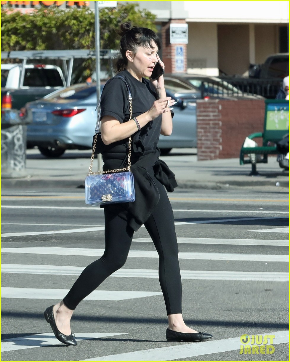 Amanda Bynes Spotted With Shorter & Edgier Haircut in New Photos: Photo