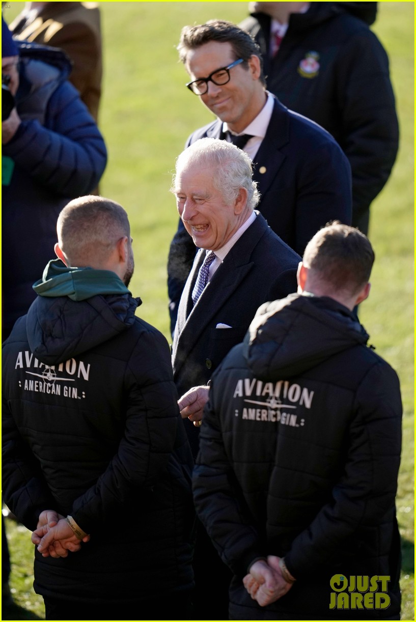 ryan-reynolds-rob-mcelhenney-meet-with-king-charles-queen-camilla