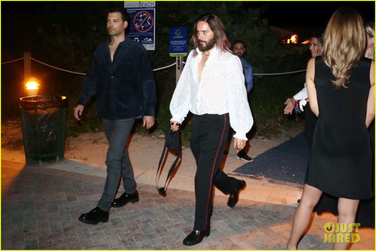 Leonardo DiCaprio Parties for a Good Cause with Friends Tobey Maguire