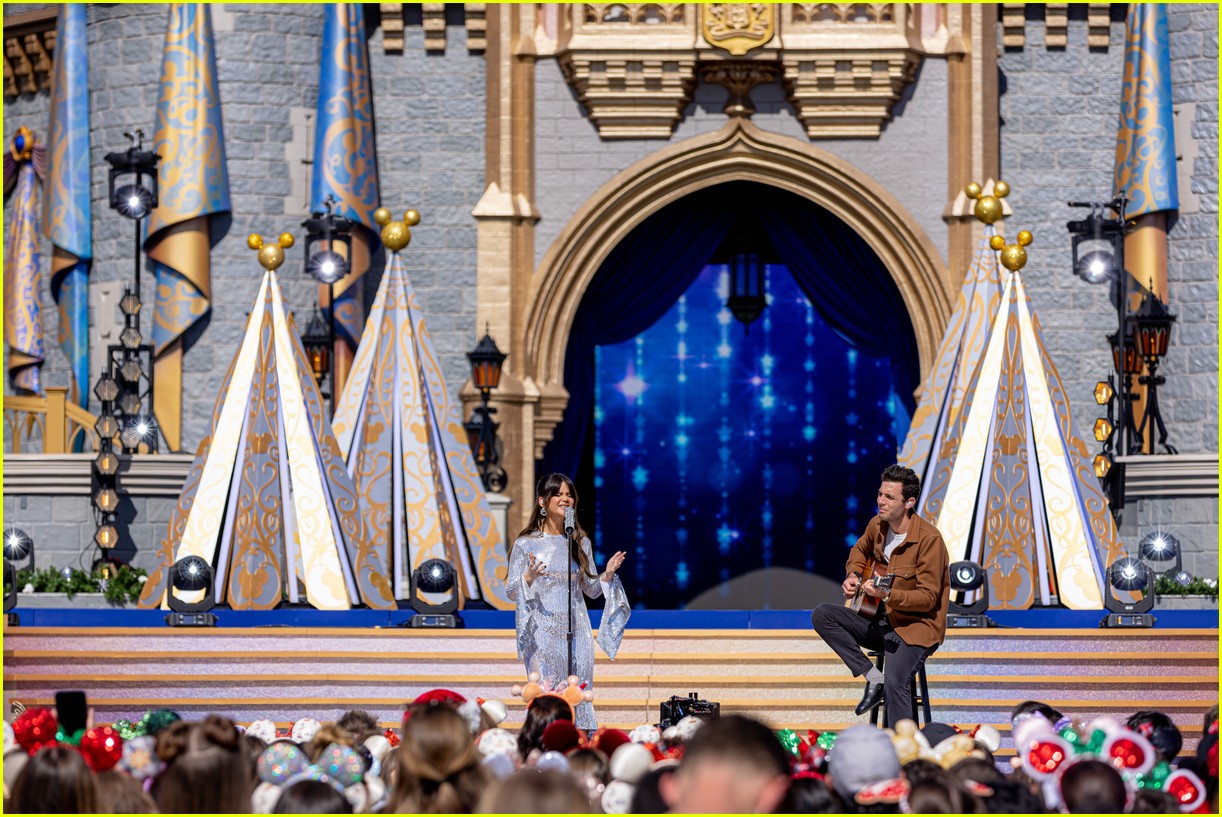 ABC's Disney Magical Christmas Day Parade 2022 Full Performers