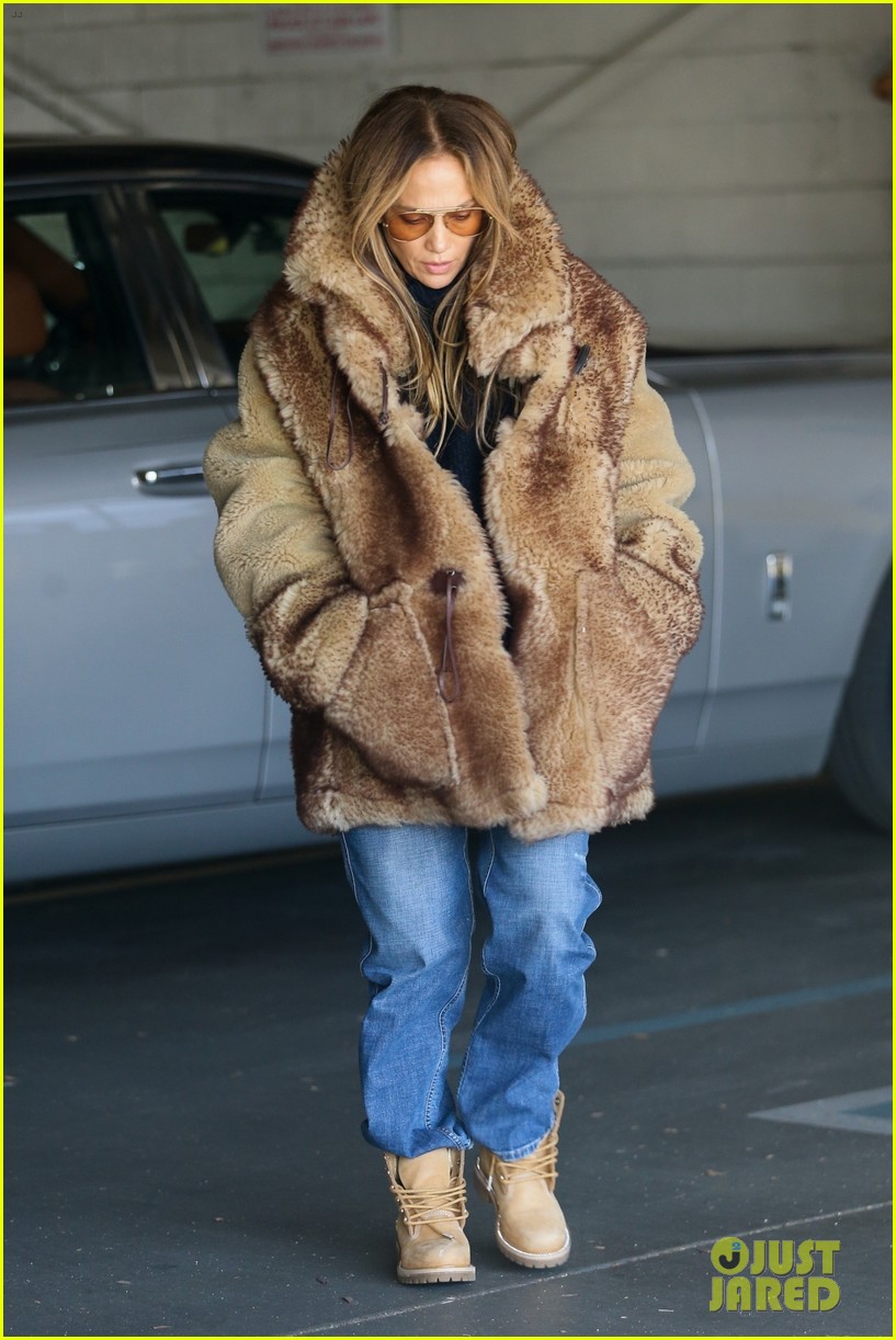 Jennifer Lopez Bundles Up in Fur Coat While Out Shopping in L.A. Photo