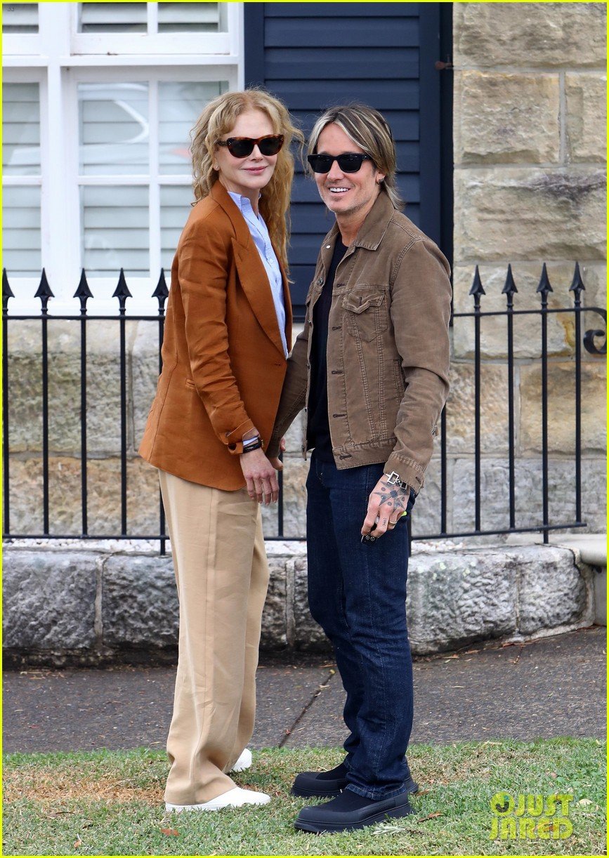 Nicole Kidman Visits Her Mom With Husband Keith Urban in Sydney: Photo