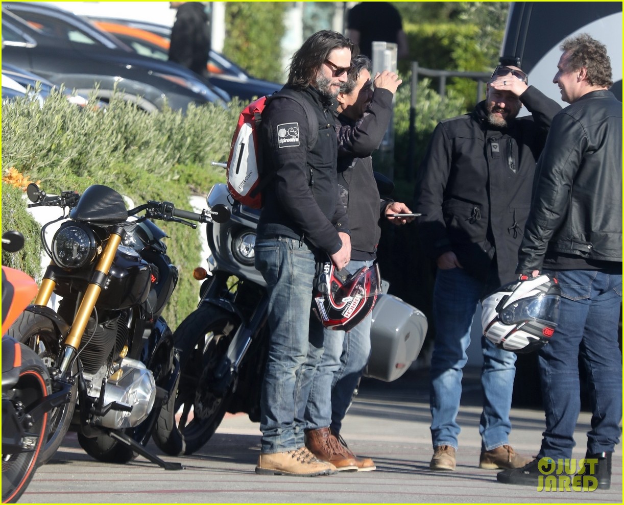 keanu-reeves-rides-his-motorcycle-to-malibu-to-do-some-holiday-shopping