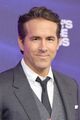 ryan reynolds gives shout out blake lively three daughters peoples choice awards 04