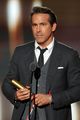 ryan reynolds gives shout out blake lively three daughters peoples choice awards 13