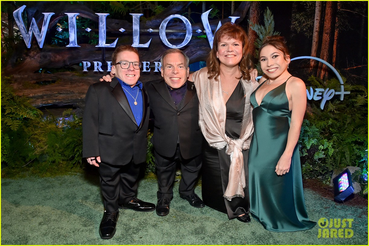 Warwick Davis Reflects on Grieving the Deaths of His First Two Children