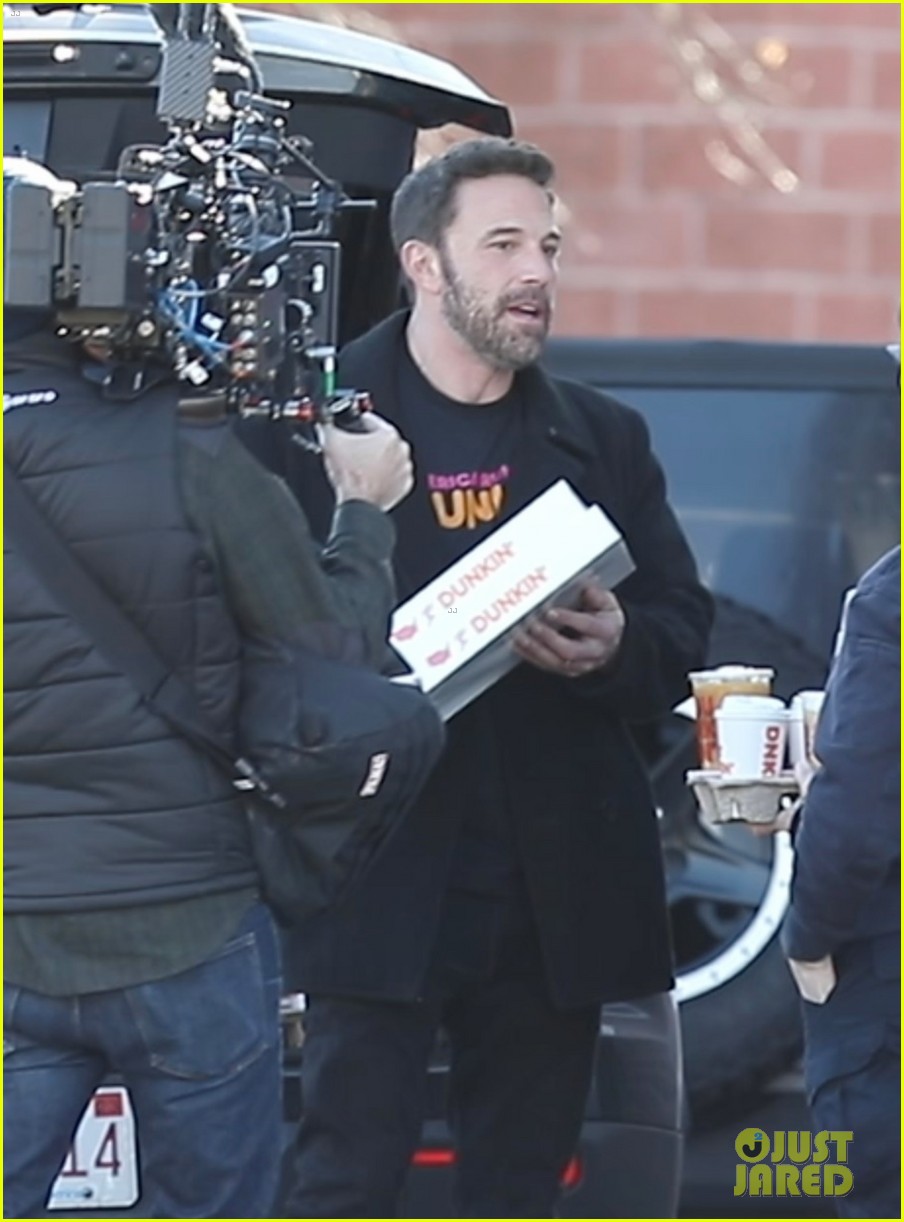 Photo: ben affleck dunkin donuts 11 | Photo 4879560 | Just Jared