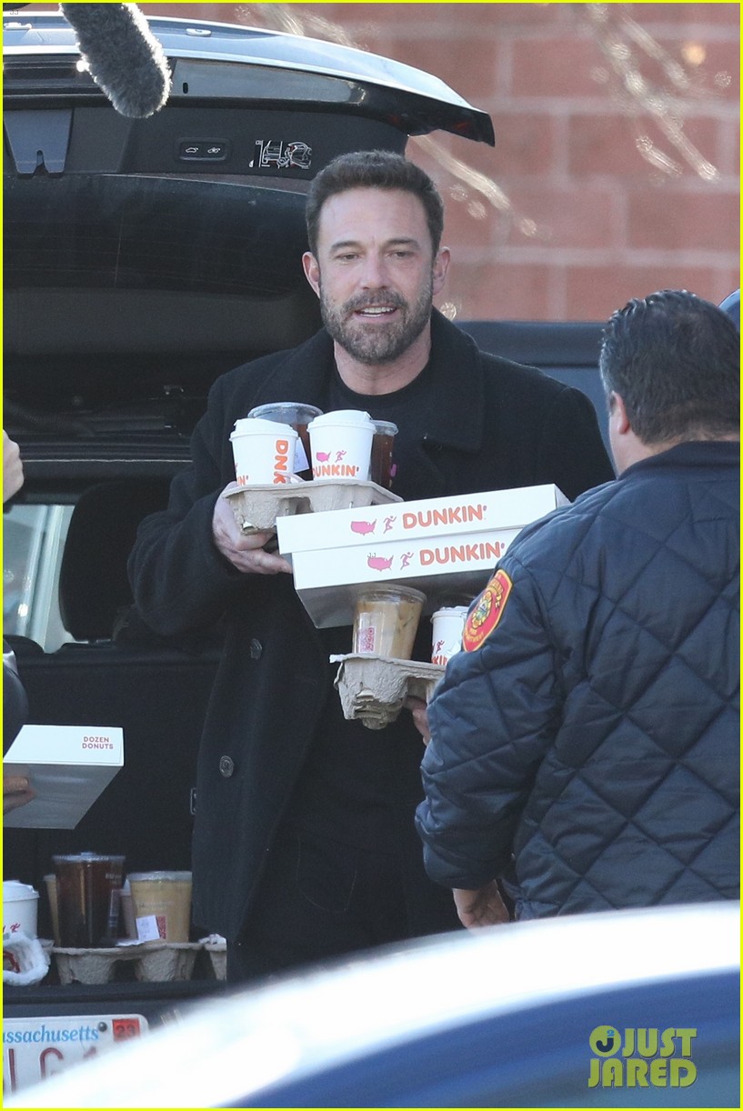 Photo: ben affleck dunkin donuts 04 | Photo 4879528 | Just Jared