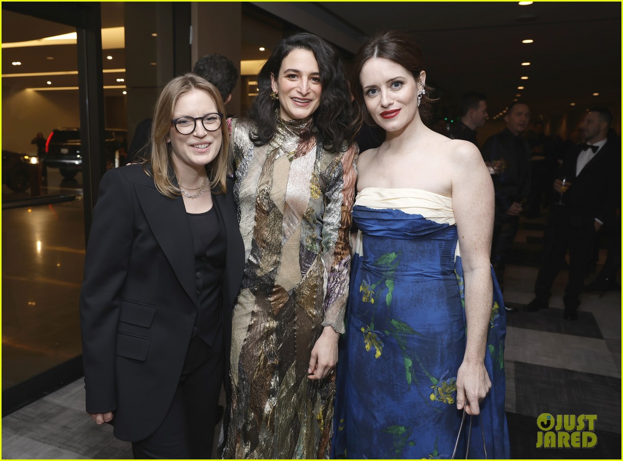 'The Crown's Claire Foy & Matt Smith Reunite at Critics Choice Awards