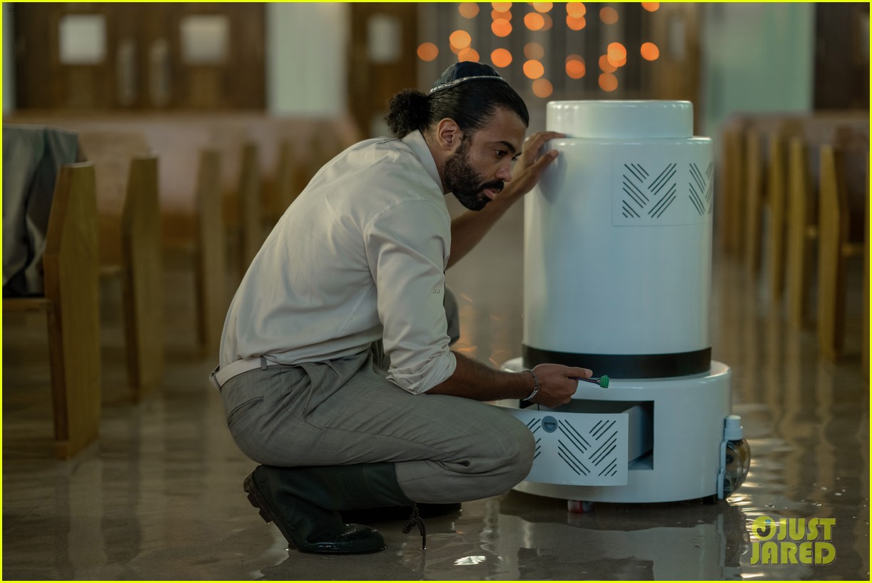 Meryl Streep, Kit Harington, Daveed Diggs & More Star in Apple TV+'s