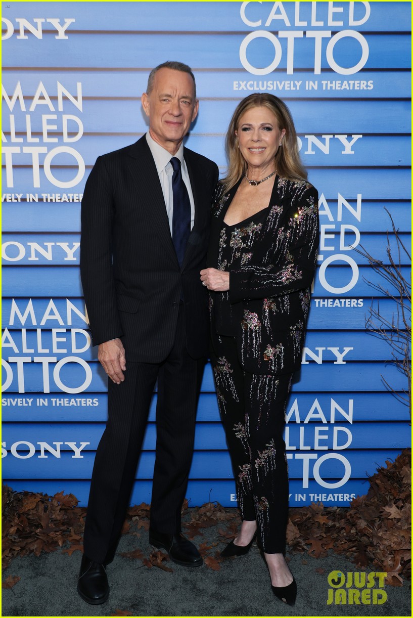 Tom Hanks Poses With Smeagol The Cat at 'A Man Called Otto' Screening