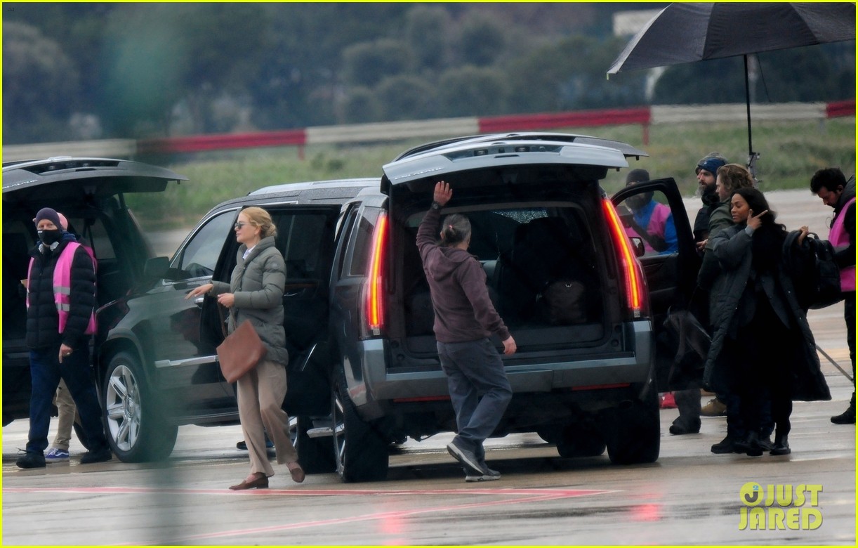 Nicole Kidman & Zoe Saldana Film Scenes for 'Lioness' at Airport in