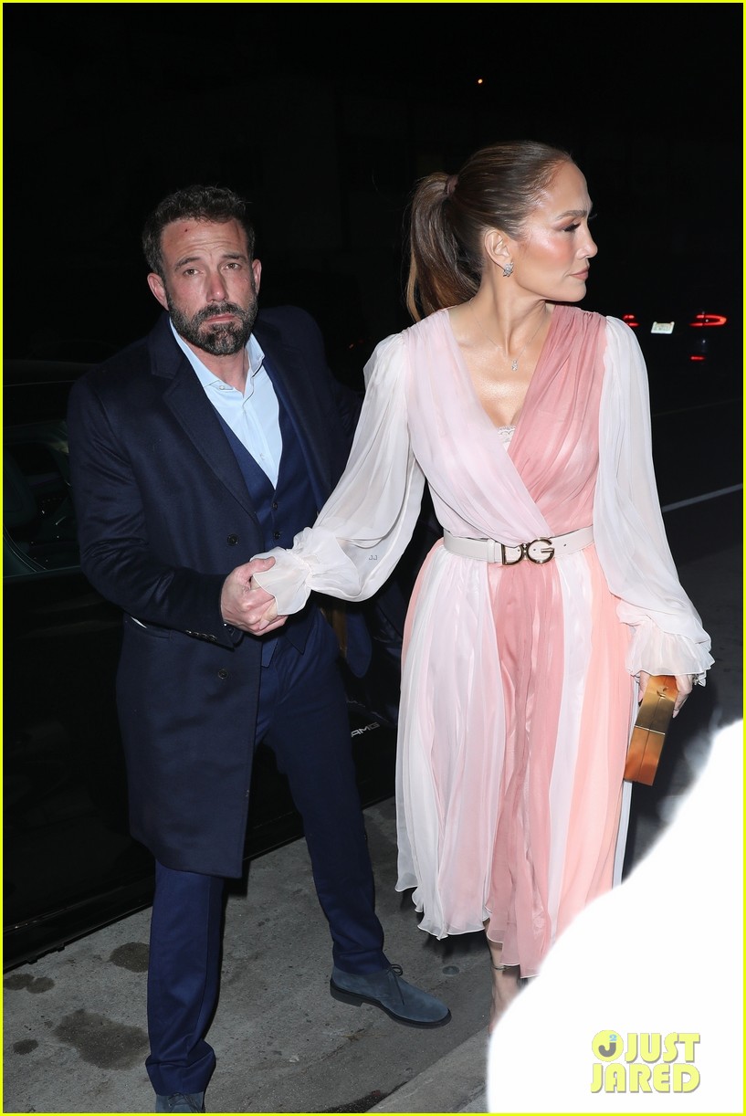 Jennifer Lopez & Ben Affleck Celebrate Valentine's Day with Romantic