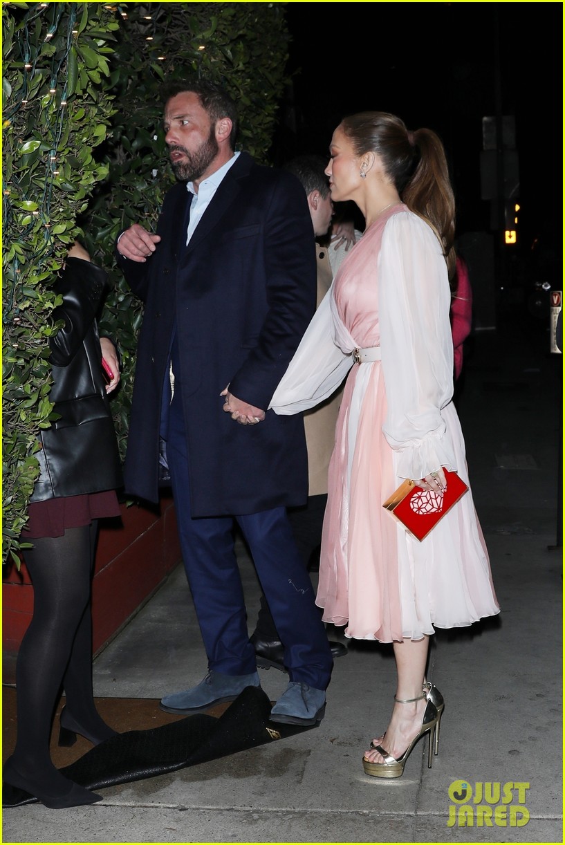 Jennifer Lopez & Ben Affleck Celebrate Valentine's Day with Romantic