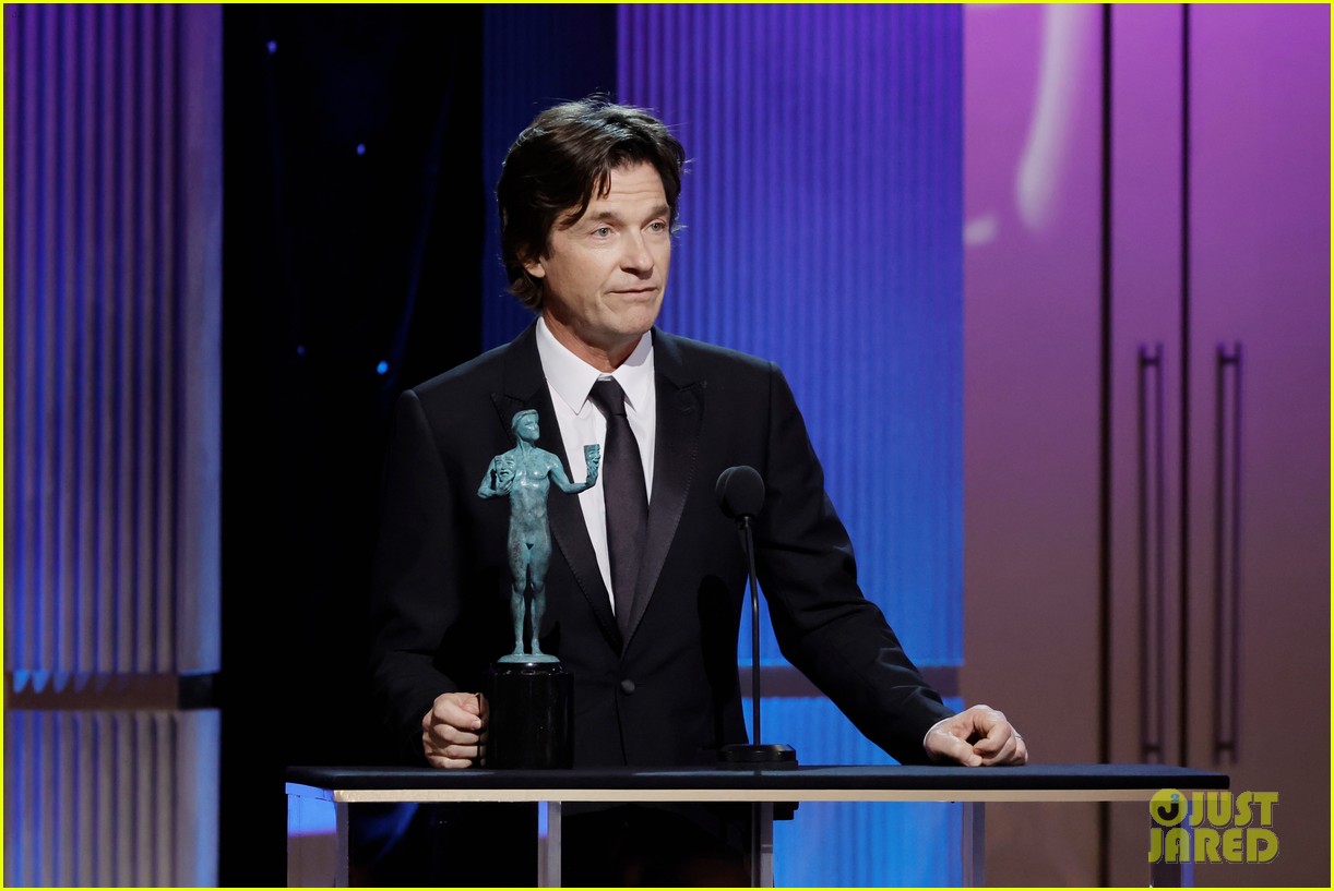 Jason Bateman Wins Best Male Actor for 'Ozark' at SAG Awards 2023
