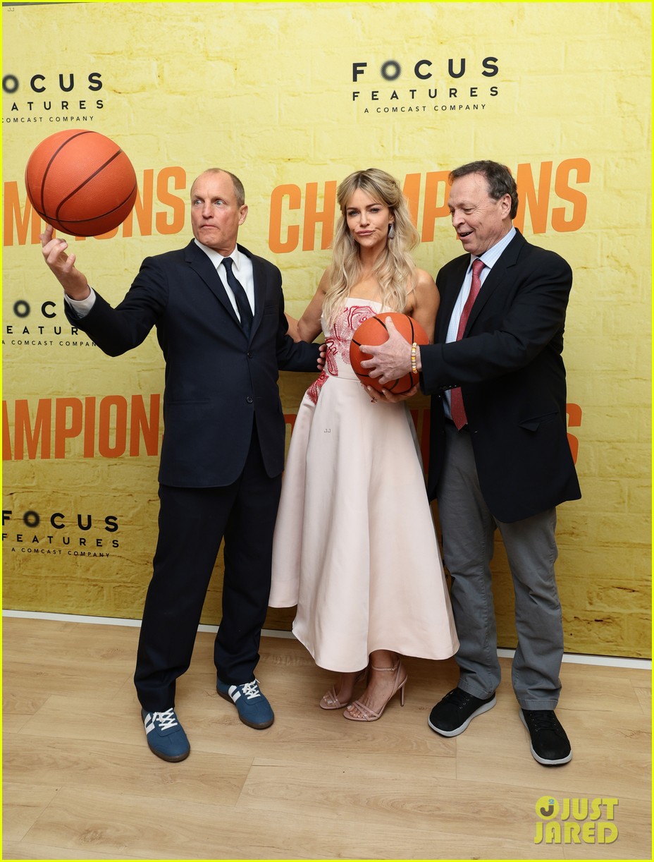 Woody Harrelson Brings His AGame to 'Champions' Premiere with