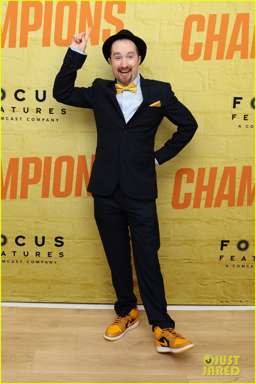 Woody Harrelson Brings His AGame to 'Champions' Premiere with
