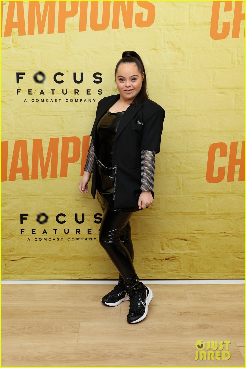 Woody Harrelson Brings His AGame to 'Champions' Premiere with