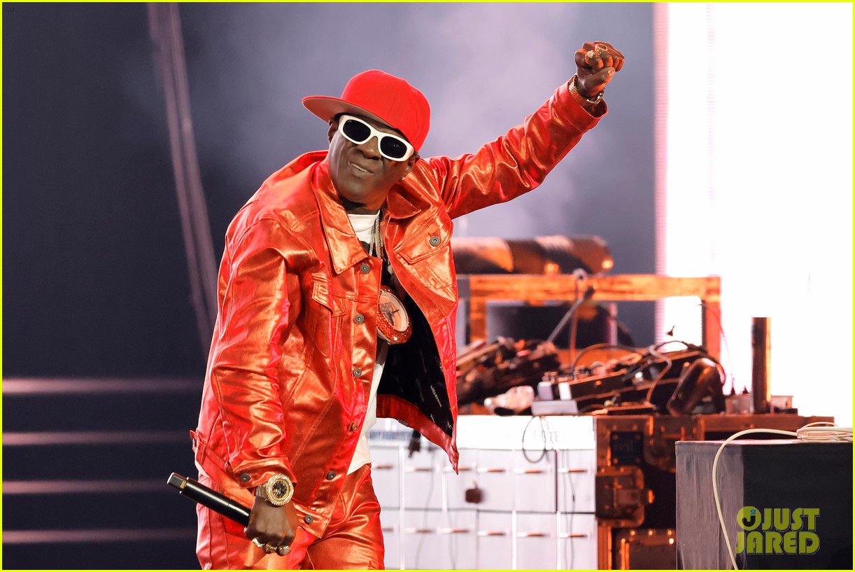 Anderson .Paak Brings Out Flavor Flav for Surprise Performance at Super