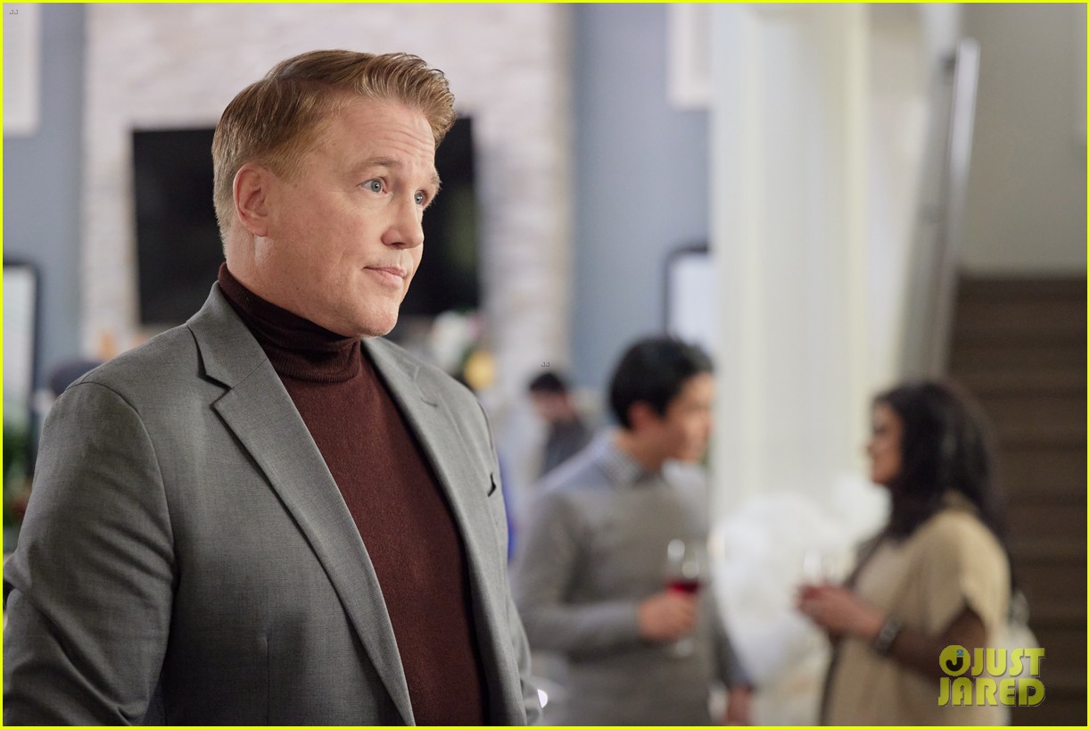 Photo andrew walker nikki deloach grilling season hallmark 22 Photo