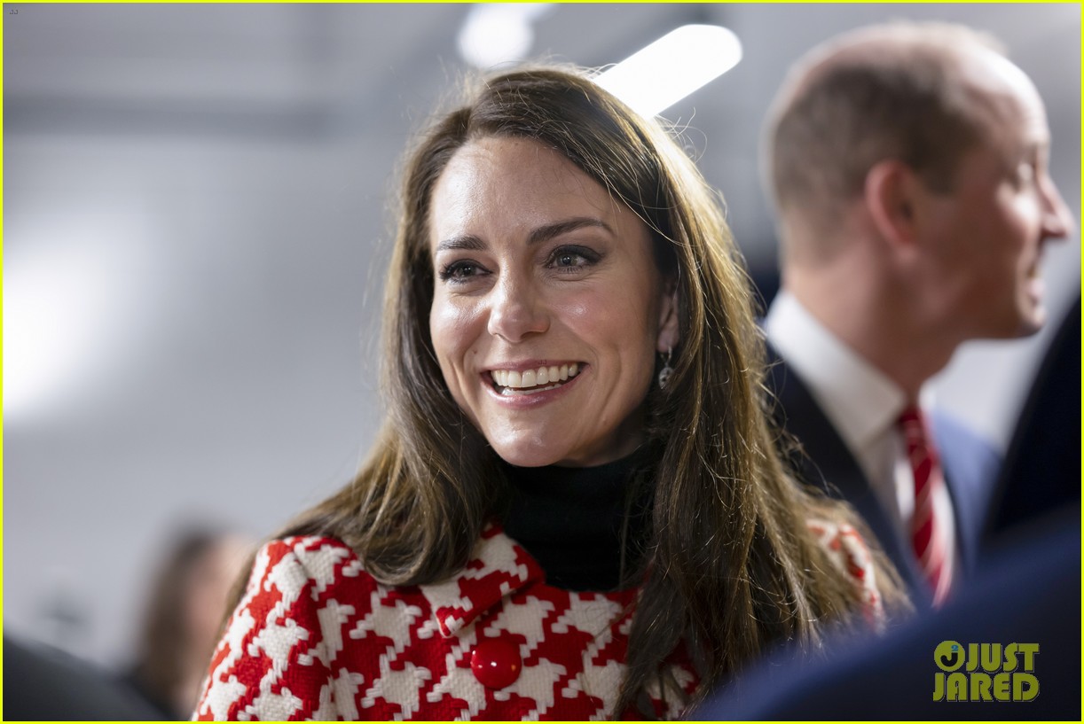 Kate Middleton & Prince William Face Off at Six Nations Rugby Match