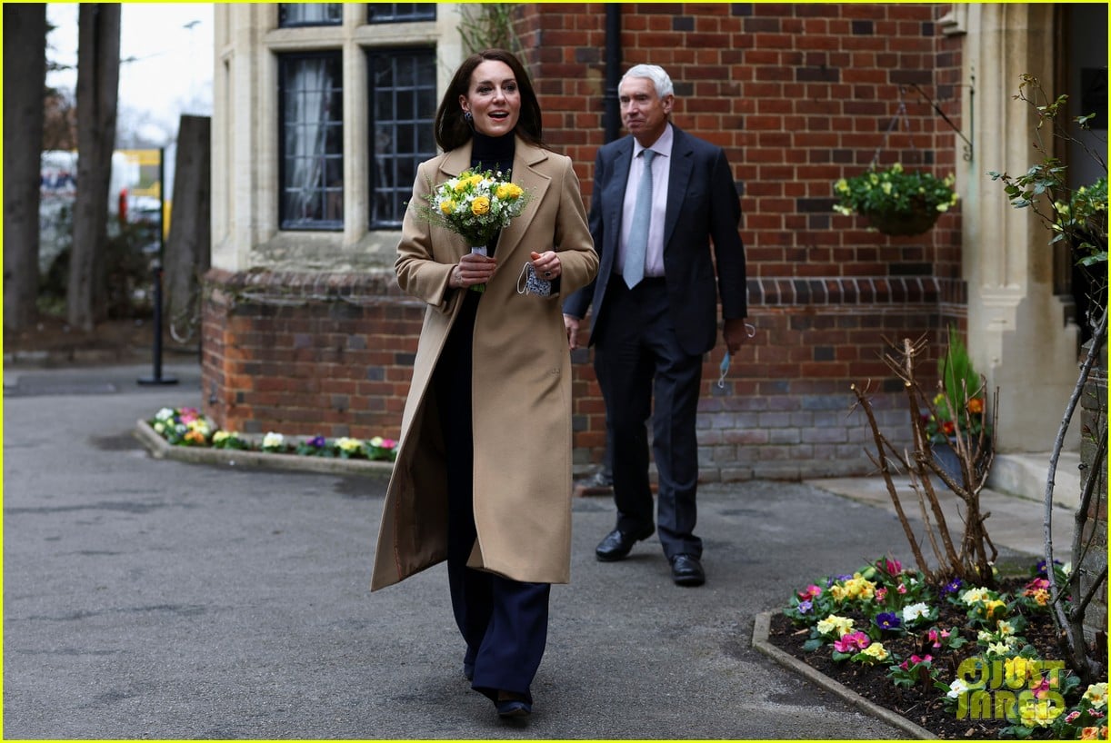 Kate Middleton Is A Master Pancake Flipper During Nursing Home Visit See The Pics! Photo