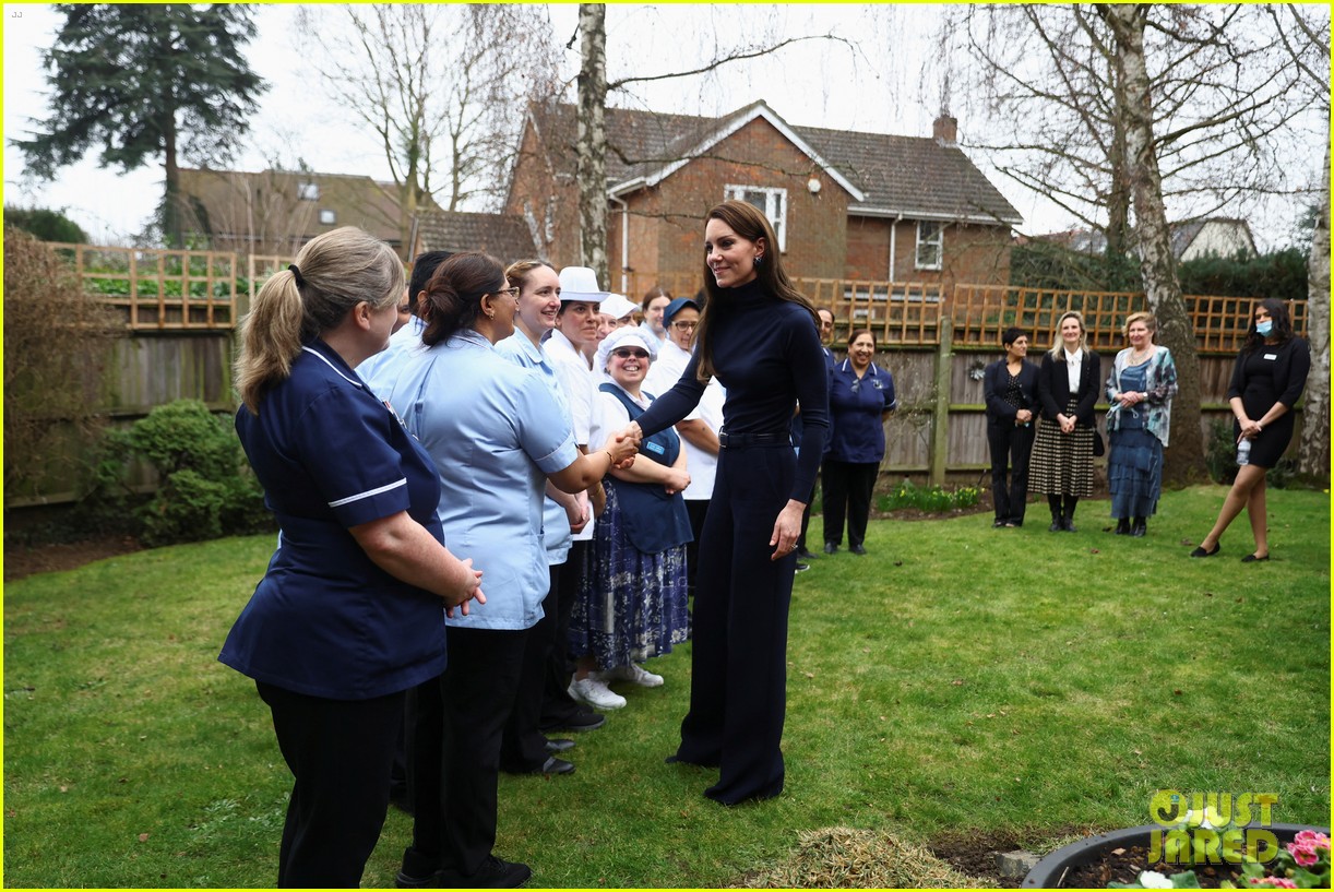 Kate Middleton Is A Master Pancake Flipper During Nursing Home Visit See The Pics! Photo