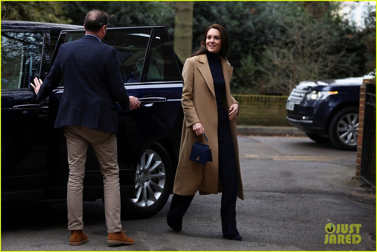 Kate Middleton Is A Master Pancake Flipper During Nursing Home Visit
