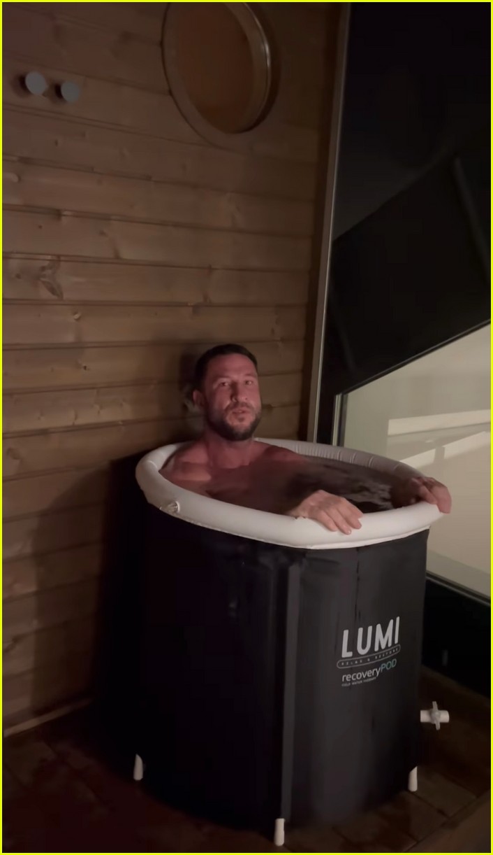 pablo schreiber moves from sauna to ice bath 124898726