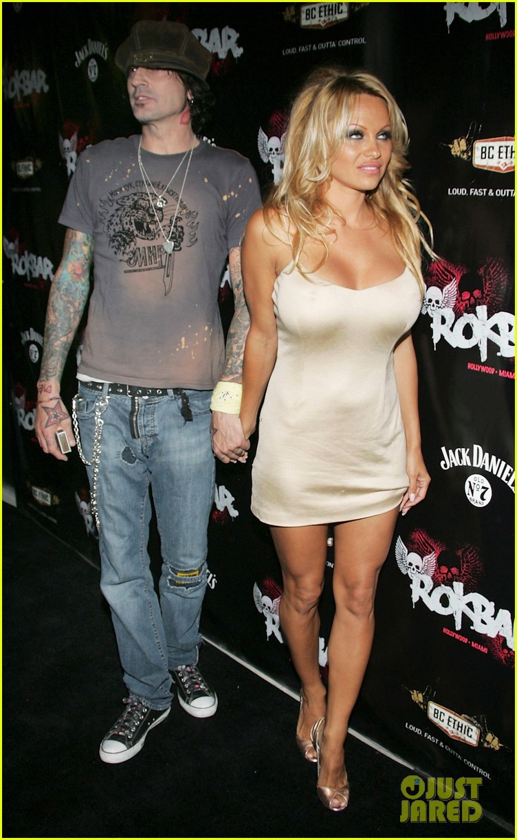 pamela anderson alleged texts to tommy lee 044892263
