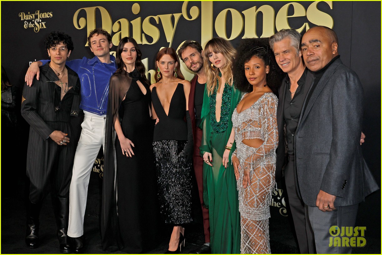 Photo reese witherspoon daisy jones and the six premiere 32 Photo