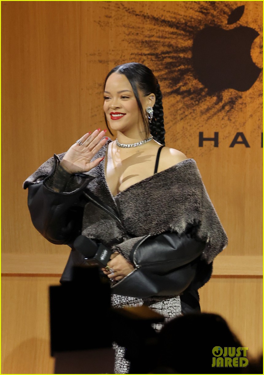 Rihanna's Apple Music Halftime Show Press Conference - Watch Live!: Photo  4891531, Music, Rihanna, Super Bowl Photos