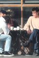 shanw mendes catches up with friends over coffee 09
