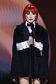 shania twain gets wendys hayley wms more comparisons grammys look 09
