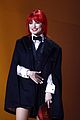 shania twain gets wendys hayley wms more comparisons grammys look 11