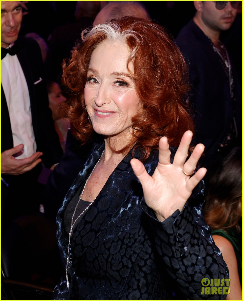 Photo sheryl crow bonnie raitt mick fleetwood grammys 2023 20 Photo