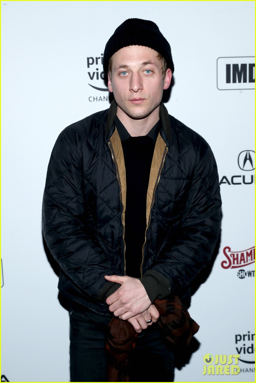 jeremy allen white reacts to fans thirsting over him 054895126