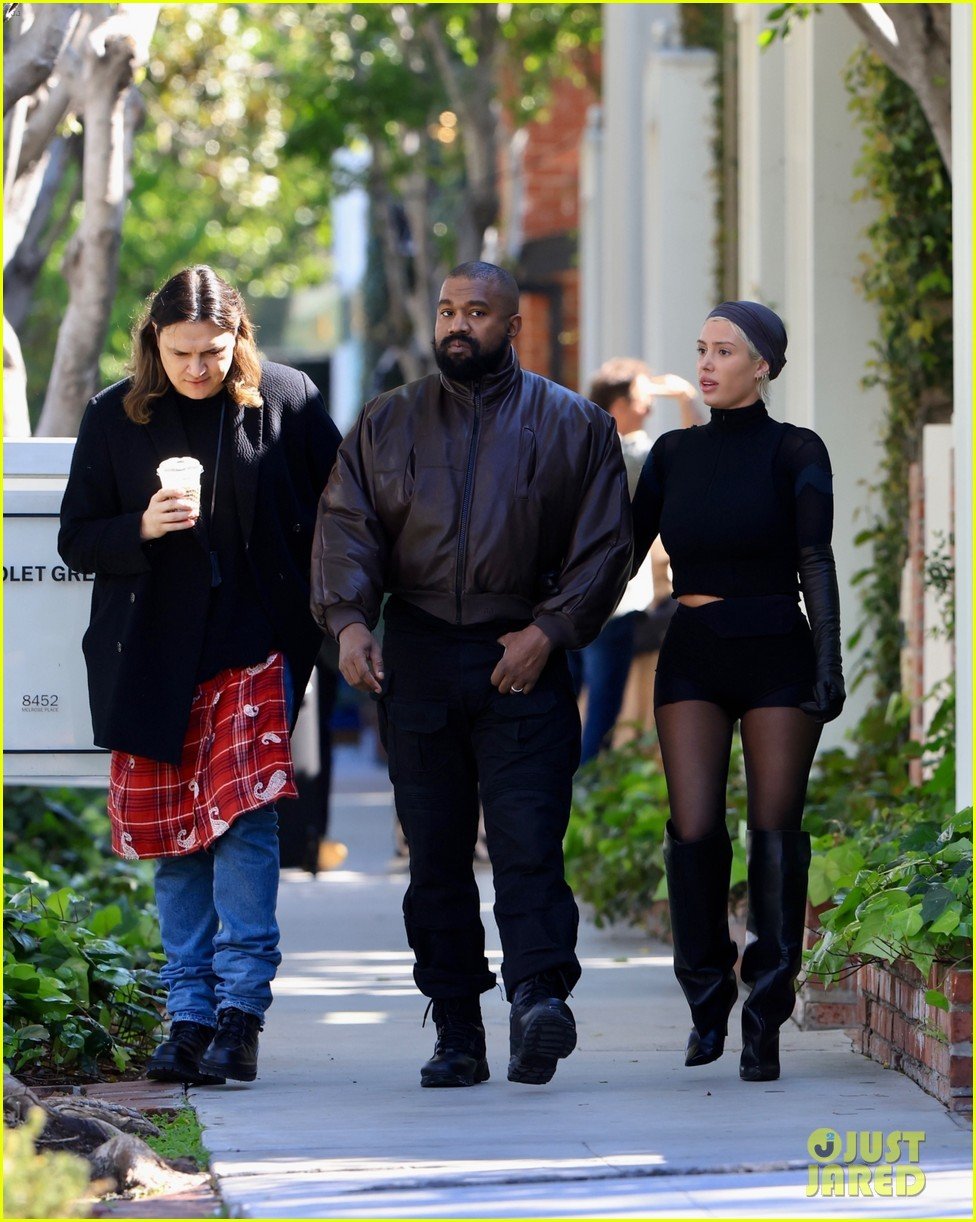 Photo: kanye west bianca censori go shopping in la 150 | Photo 4905253