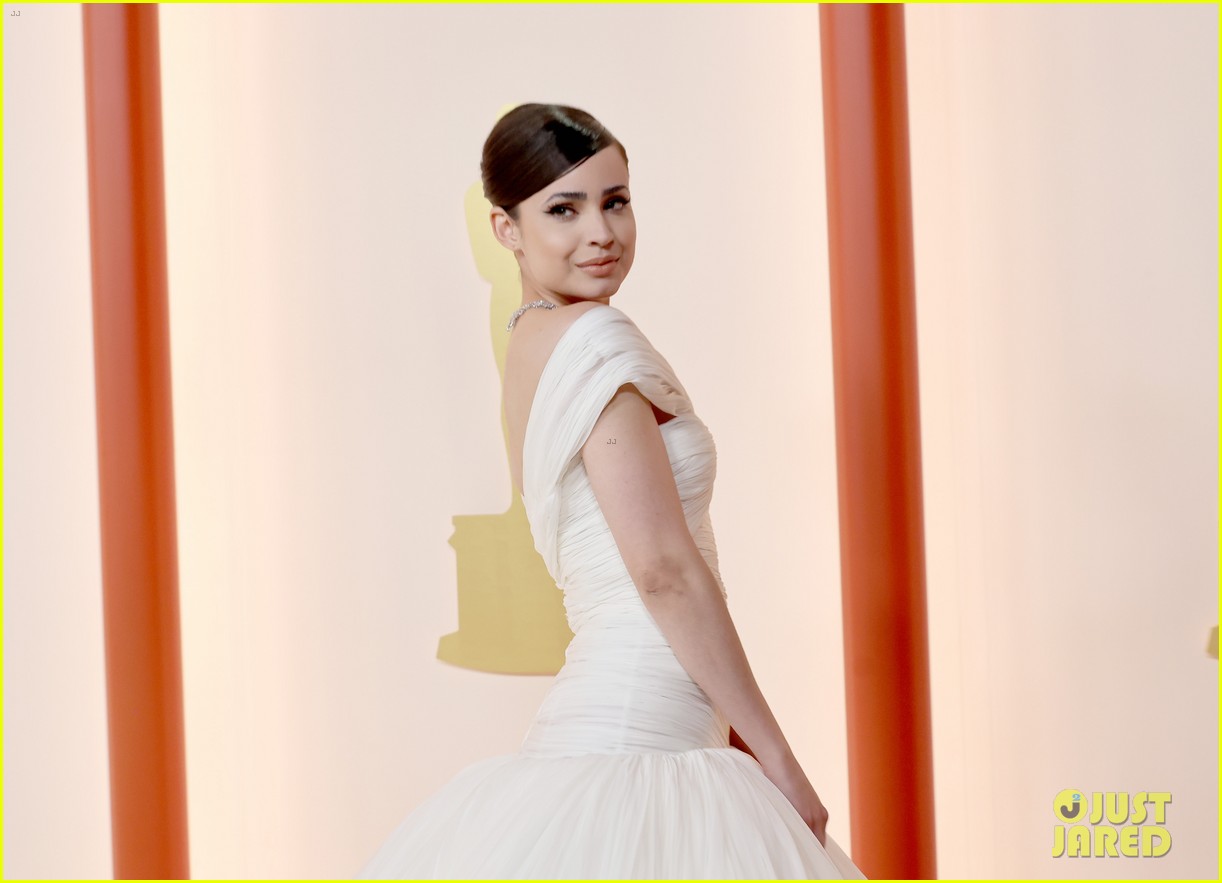 'Applause' Performer Sofia Carson Stuns in Princess Gown on Oscars 2023