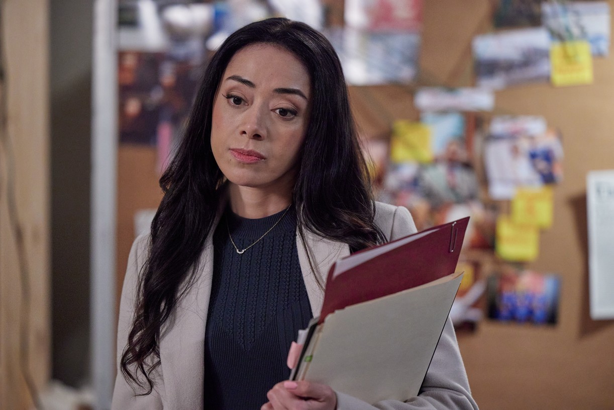 Paul Campbell & Aimee Garcia Team Up To Solve a Murder in Hallmark's 'The Cases of Mystery Lane