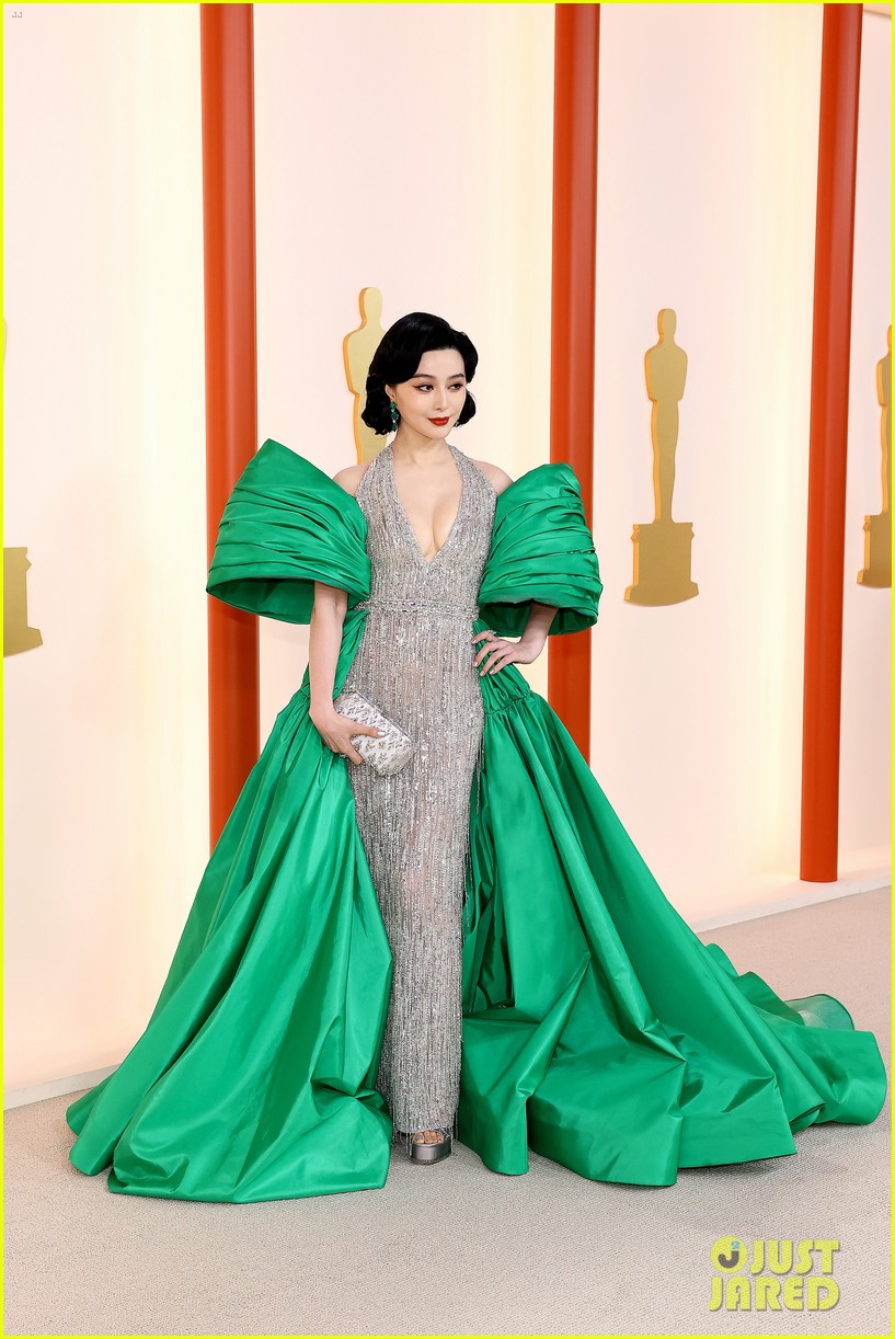 Fan Bingbing Stuns In Dazzling Green Couture Gown at 2023 Oscars Photo