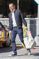 charlie hunnam goes grocery shopping in los angeles 03