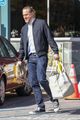 charlie hunnam goes grocery shopping in los angeles 05