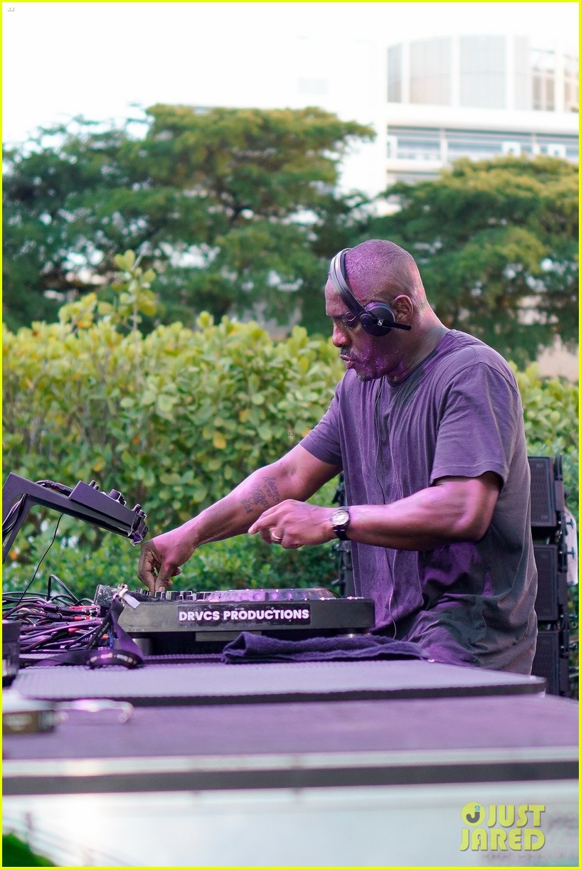 Idris Elba Hops Into the DJ Booth to Spin Some Hits During Miami Music