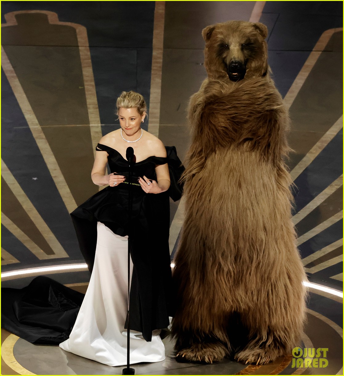 Jimmy Kimmel Reveals the Celeb Inside 'Cocaine Bear' Suit at the Oscars! Photo 4908561