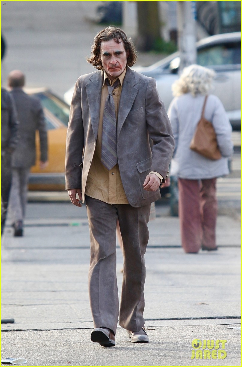 Joaquin Phoenix Looks Like A Haunting Dusty Zombie on 'Joker Folie a