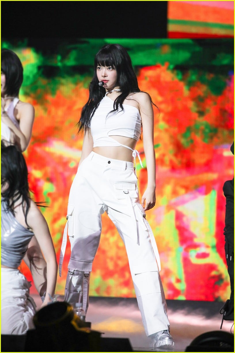 KPop's LE SSERAFIM Holds FirstEver Fan Meeting, Performs Unreleased