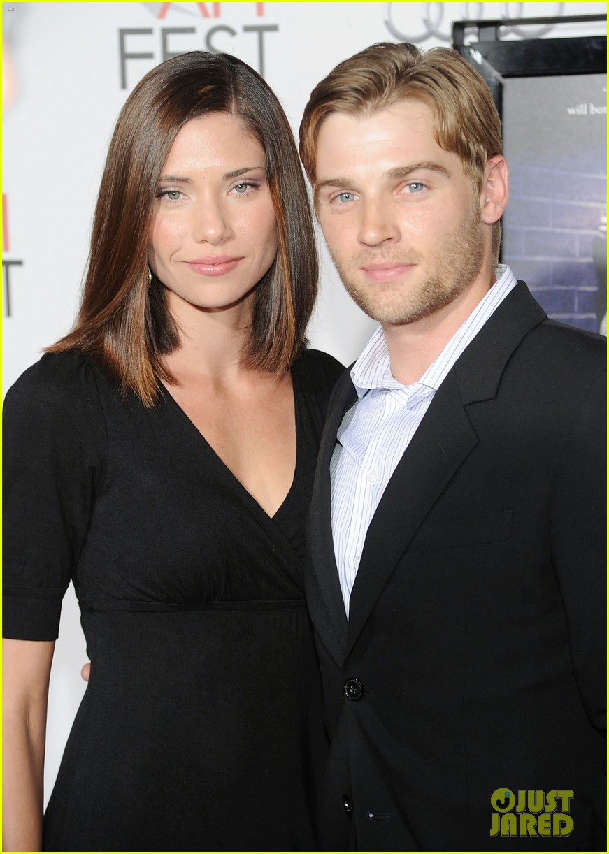 Is Mike Vogel Married? Meet the 'Sex/Life' Actor's Wife & Family