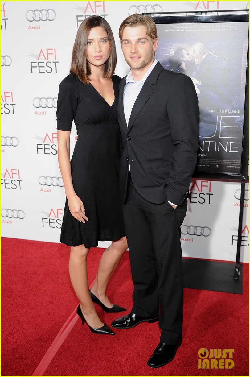 Is Mike Vogel Married? Meet the ‘Sex/Life’ Actor’s Wife & Family